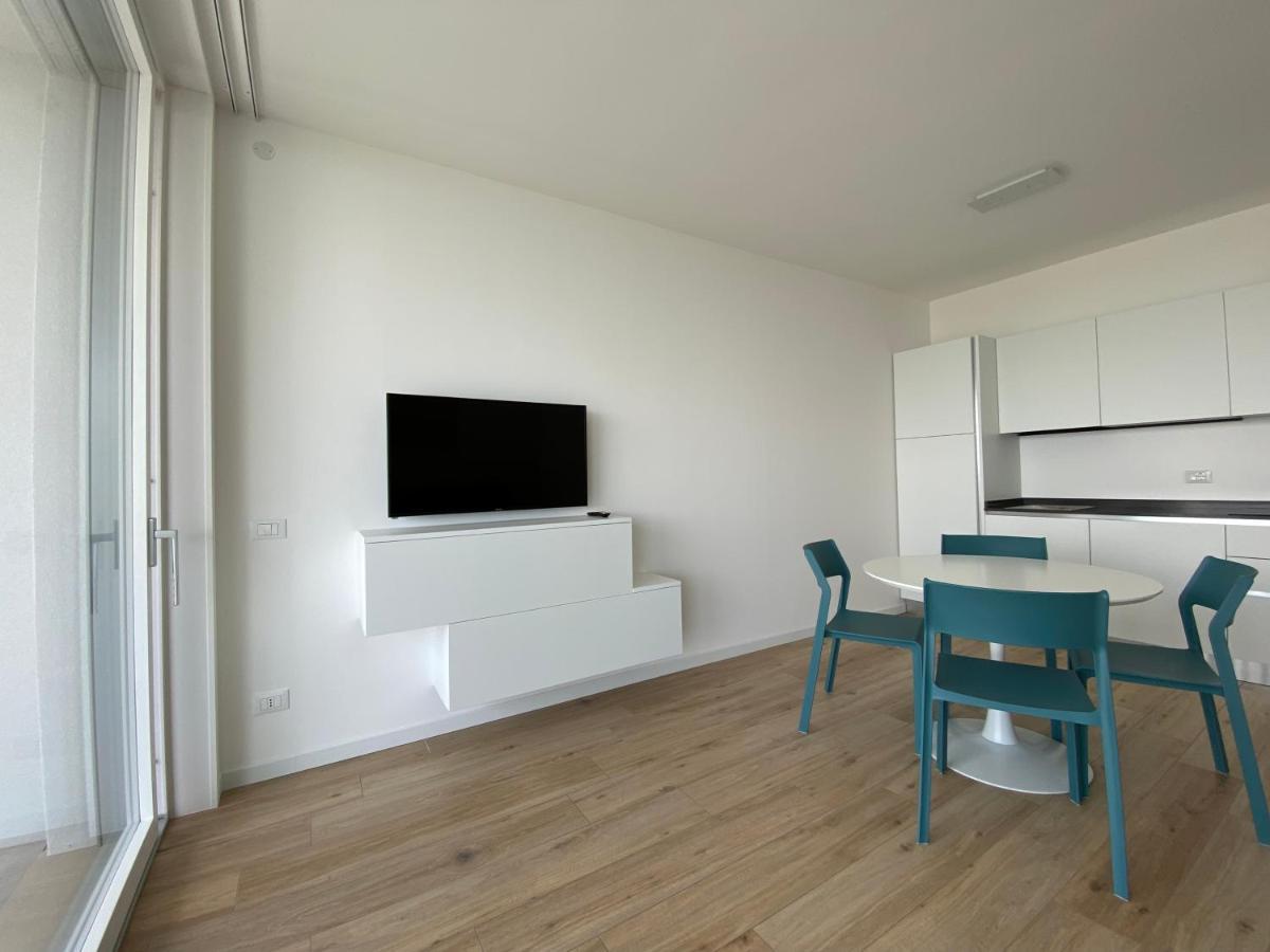 Podium Apartment *